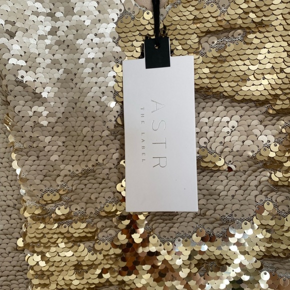 ASTR the label - gold sequin dress - Picture 3 of 5